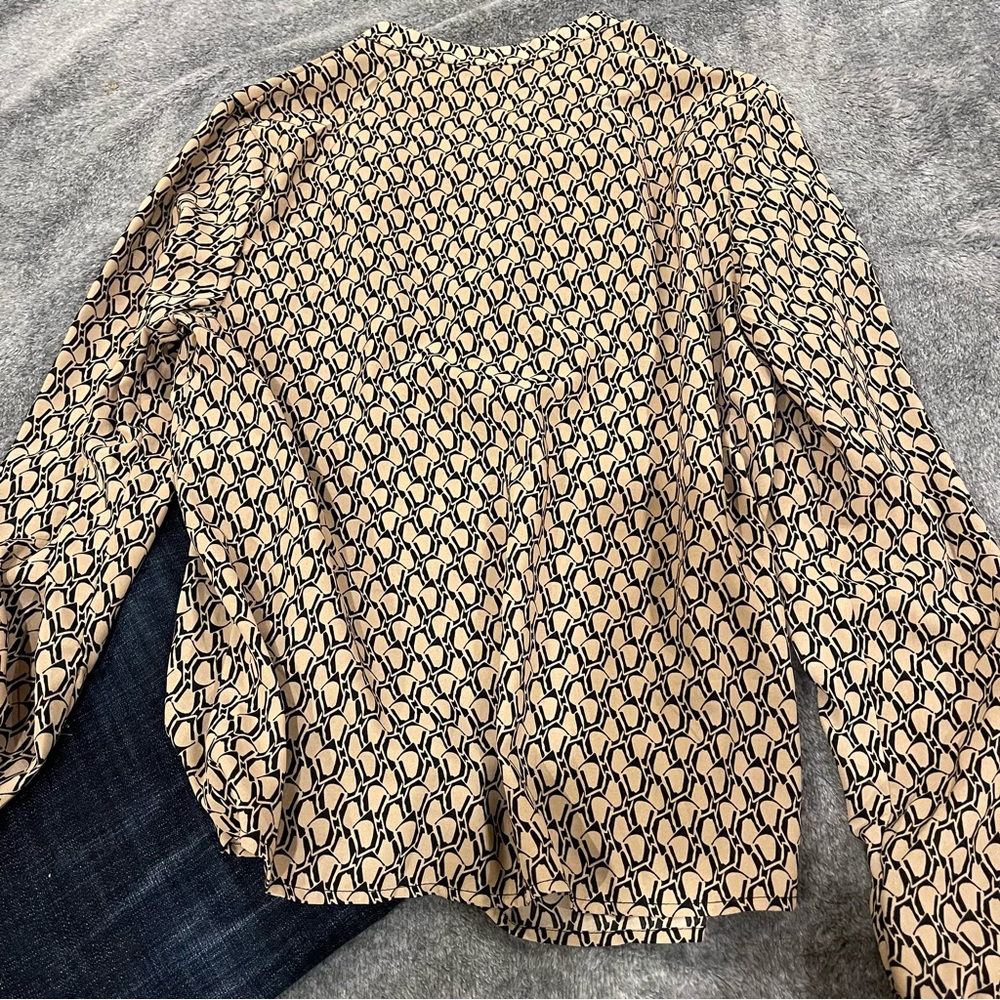Chic Geometric Pattern Blouse - Picture 6 of 7